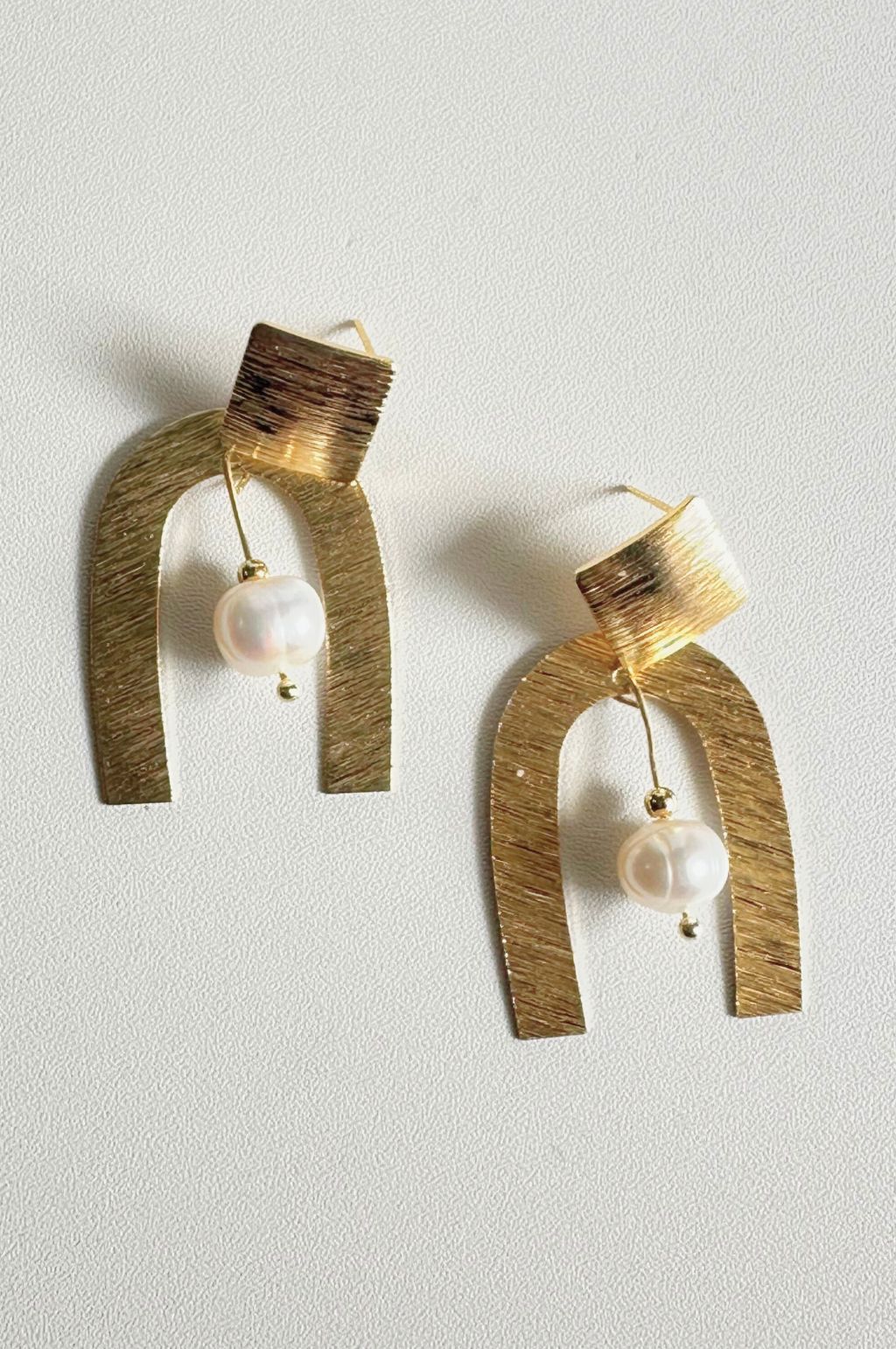 The Lola Pearl Drop Earring