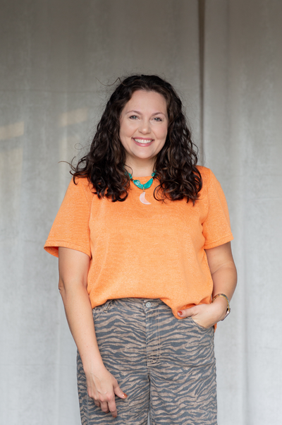 SoSis Signature Mid Length Boxy Orange Sparkle Tee