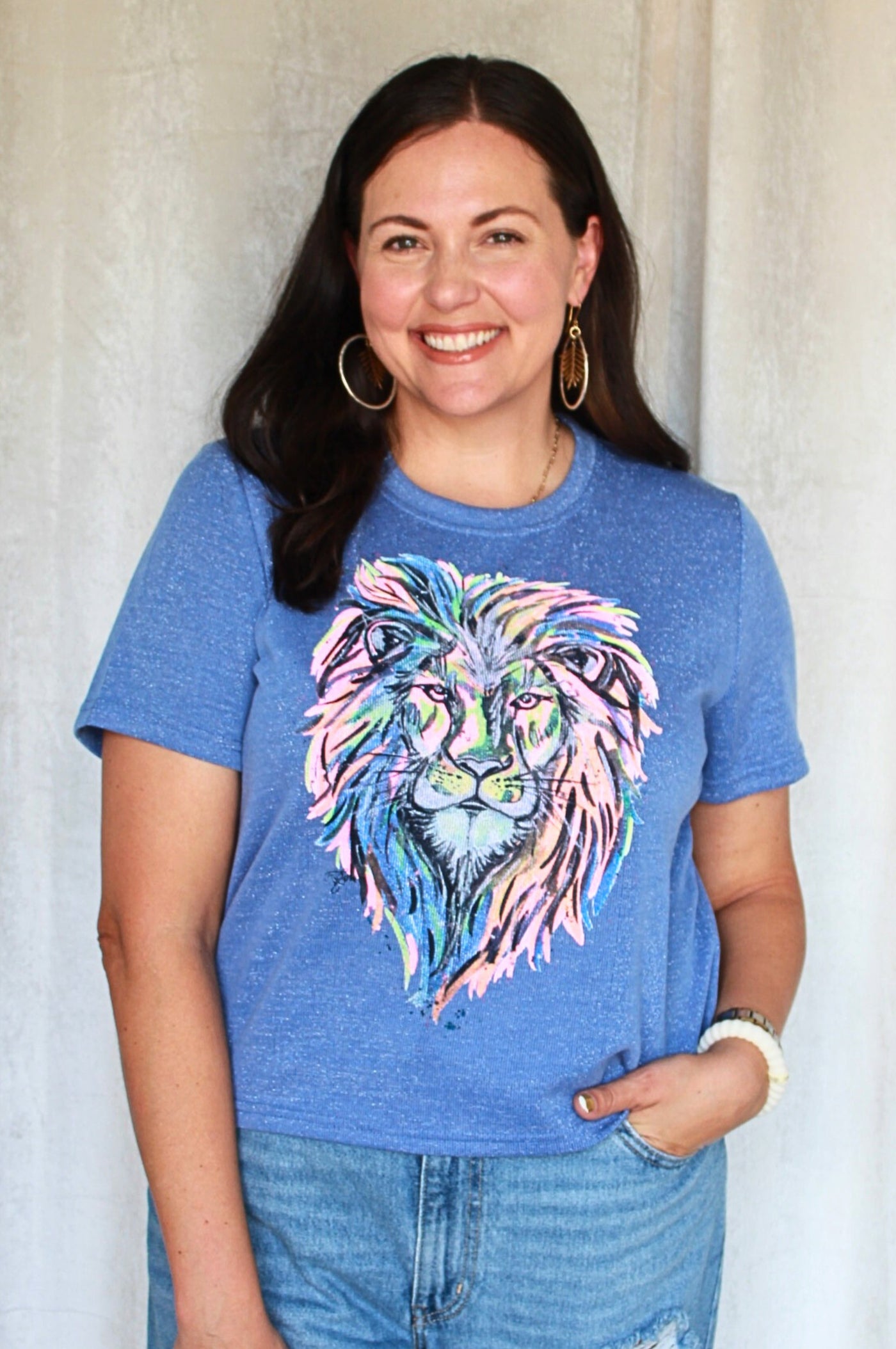 SoSis Signature Mid Length Boxy Sparkle Lion Mascot Tee